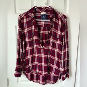 American eagle size Large Womens tunic flannel that buttons half way down.